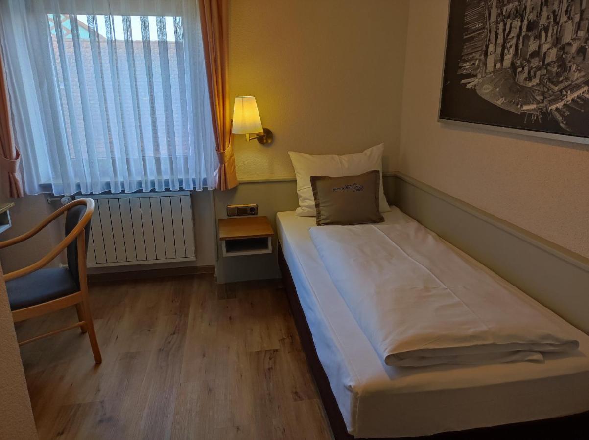 Hotel Gasthof Zum Schwan Steinsfeld Exterior photo