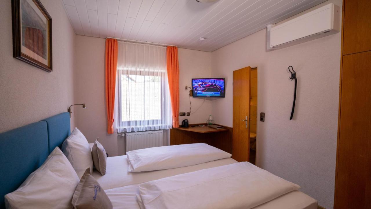 Hotel Gasthof Zum Schwan Steinsfeld Exterior photo