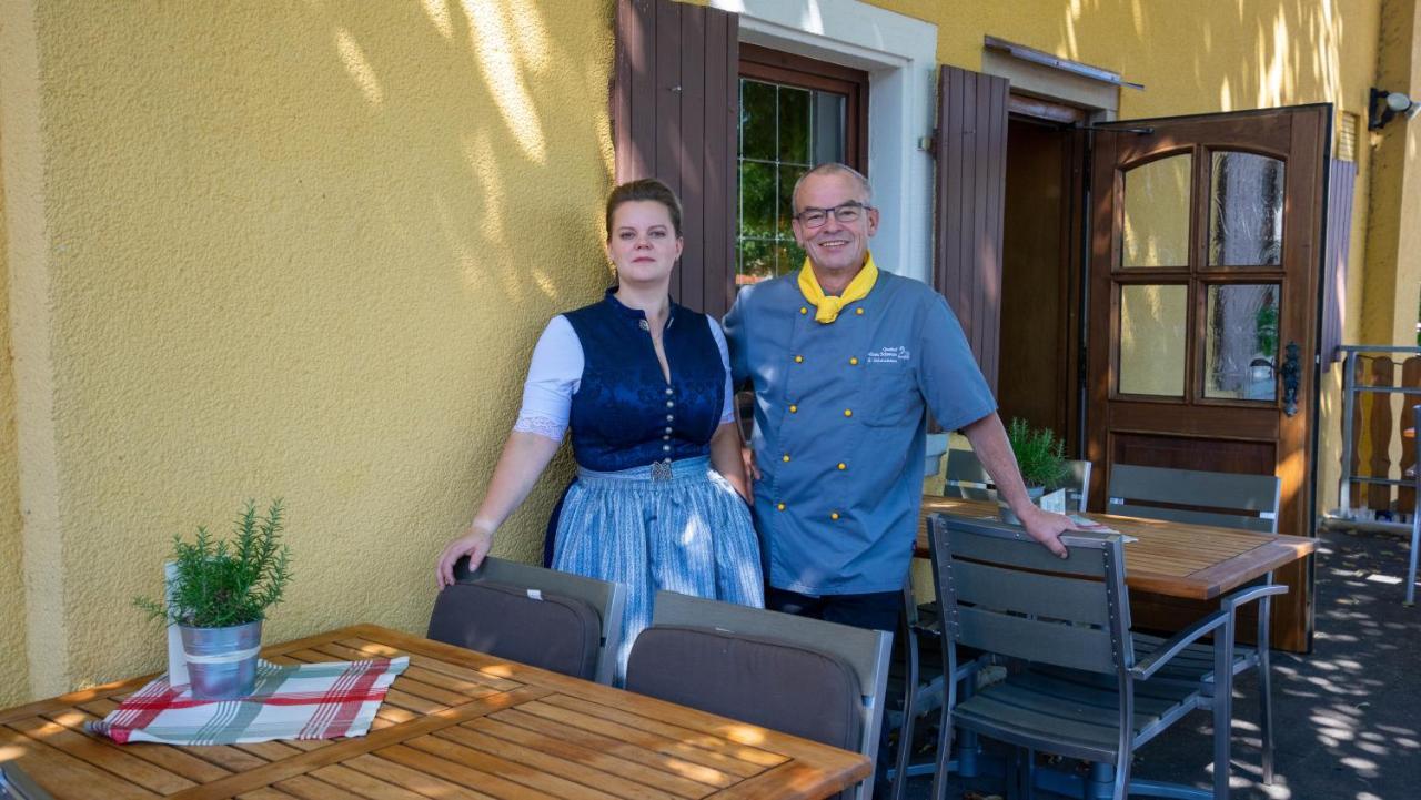 Hotel Gasthof Zum Schwan Steinsfeld Exterior photo