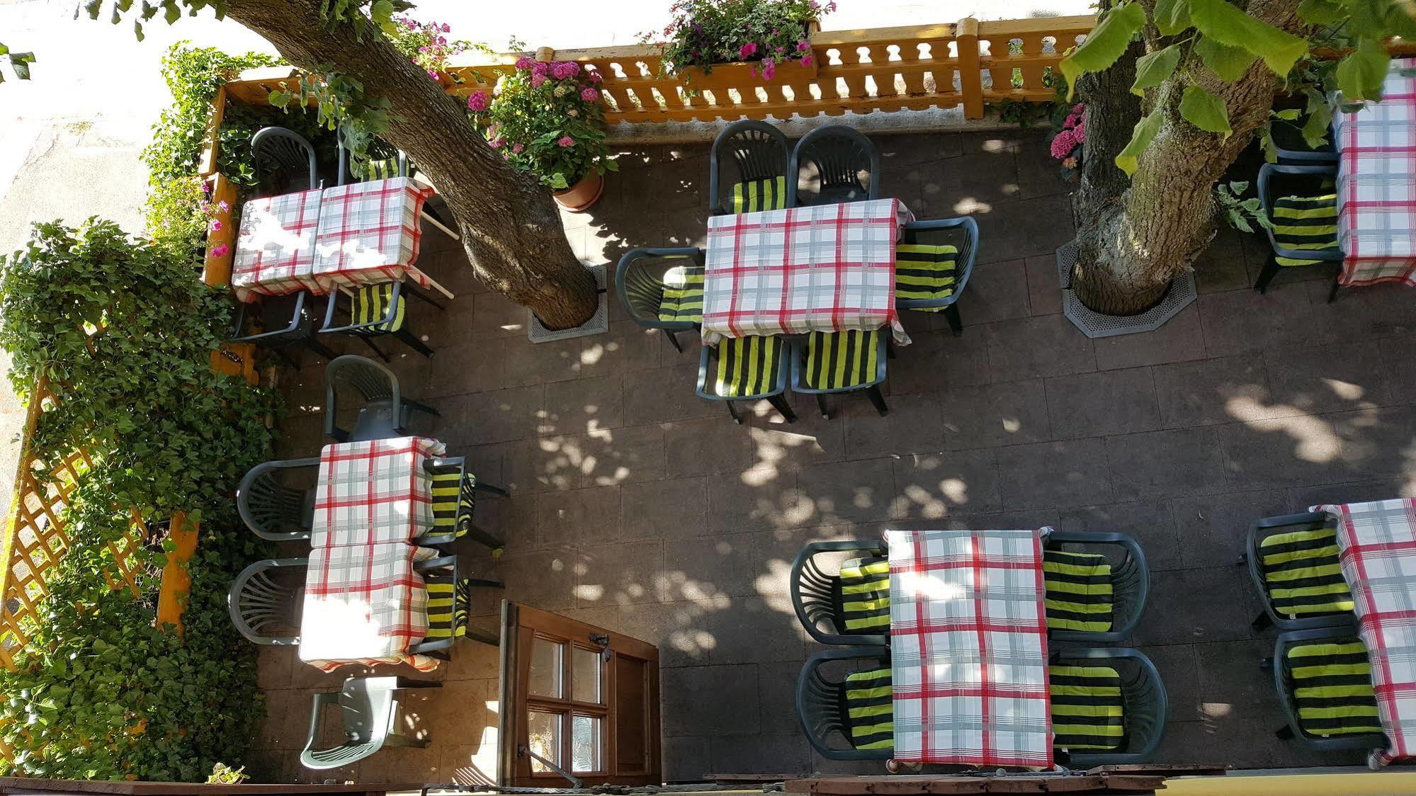 Hotel Gasthof Zum Schwan Steinsfeld Exterior photo